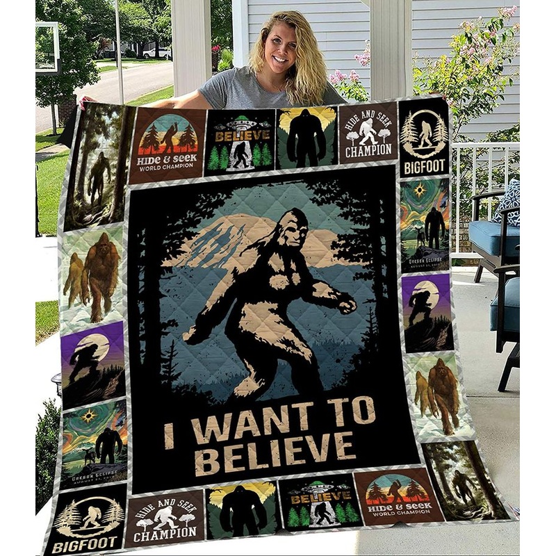Bigfoot Champion CLH2111053Q Quilt Blanket