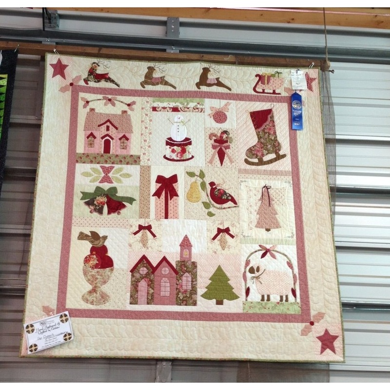 A Vintage Christmas CLA0111008Q Quilt Blanket