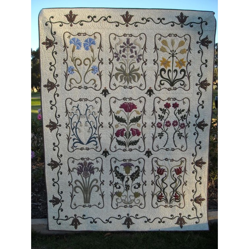 A William Morris Garden CLA1410028Q Quilt Blanket
