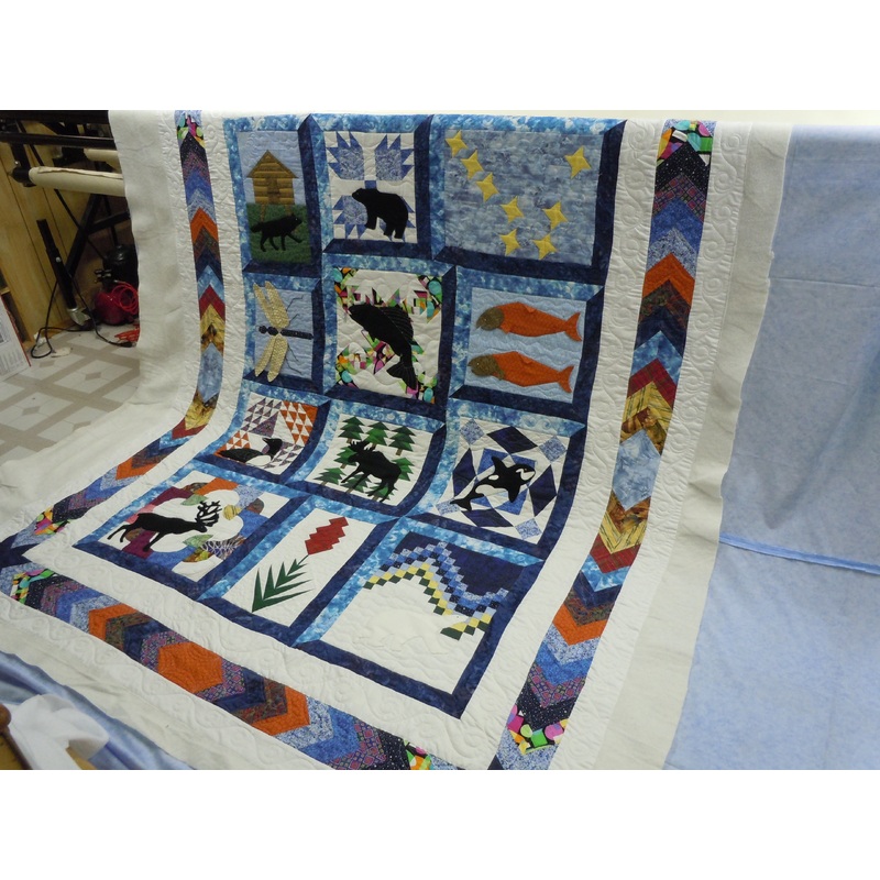 Alaska CLA2711010Q Quilt Blanket